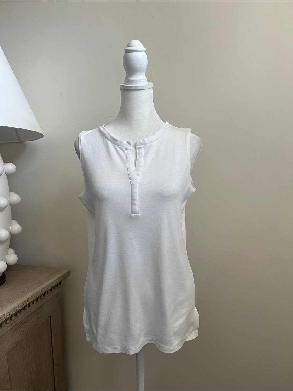 Women’s Talbots White Sleeveless Henley Tank Top size XS